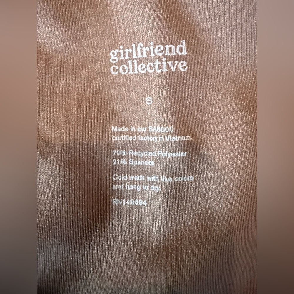 NWT. Girlfriend Collective. Bianca One-Shoulder Sports Bra. Earth Brown. Small. - Picture 7 of 9
